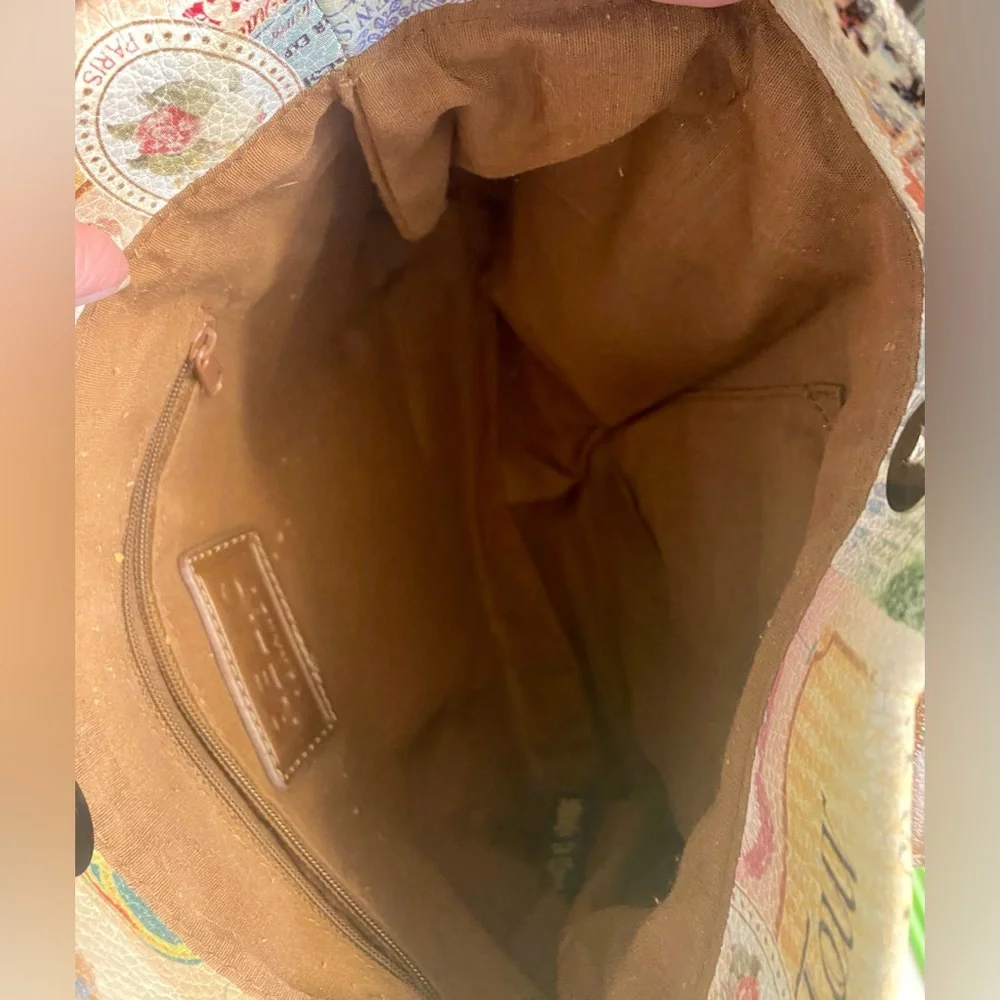 RELIC Paris inspired Crossbody Bag; adjustable strap, Perfect condition. - Picture 5 of 7